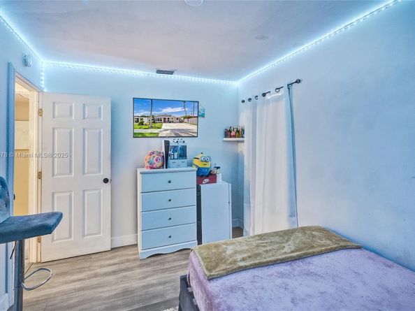 740 NW 17th St, Pompano Beach FL 33060