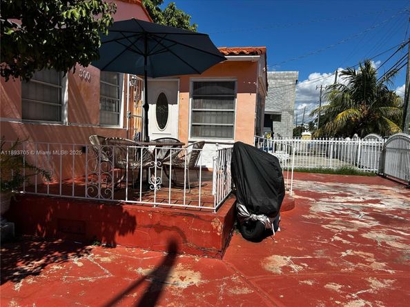 300 NW 13th Ave, Miami FL 33125