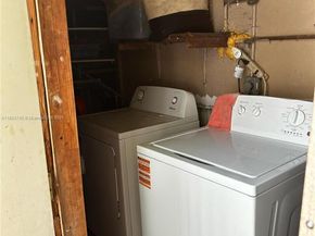 300 NW 13th Ave, Miami FL 33125