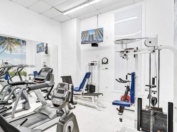 6039 Collins Ave 414, Miami Beach FL 33140