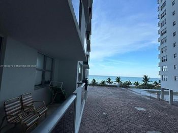6039 Collins Ave