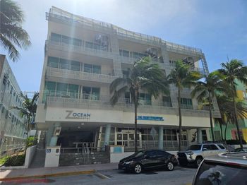 1437 Collins Ave