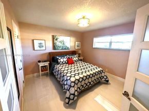 9300 N Hollybrook Lake Dr 303, Pembroke Pines FL 33025