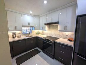 9300 N Hollybrook Lake Dr 303, Pembroke Pines FL 33025