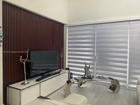 8821 W Flagler St 503, Miami FL 33174