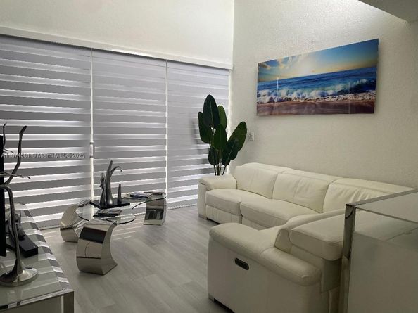 8821 W Flagler St 503, Miami FL 33174