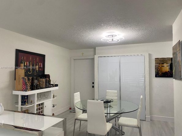 8821 W Flagler St 503, Miami FL 33174