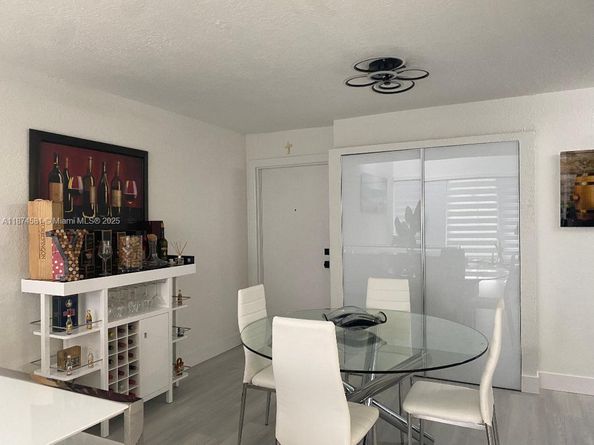 8821 W Flagler St 503, Miami FL 33174