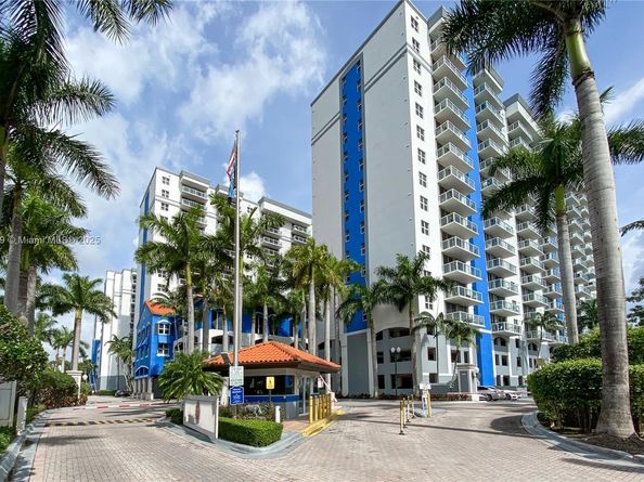 5091 NW 7th St 1001, Miami FL 33126