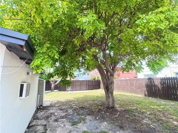 3731 SW 58th Ter, Davie FL 33314