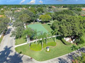 2611 Oakbrook Ln, Weston FL 33332