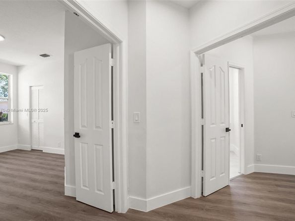 2611 Oakbrook Ln, Weston FL 33332