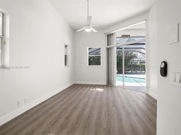 2611 Oakbrook Ln, Weston FL 33332