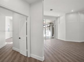 2611 Oakbrook Ln, Weston FL 33332