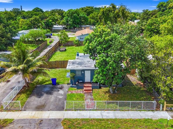 5734 Mckinley St, Hollywood FL 33021