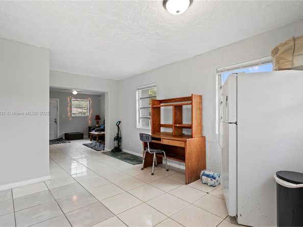 5734 Mckinley St, Hollywood FL 33021