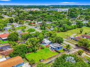 5734 Mckinley St, Hollywood FL 33021