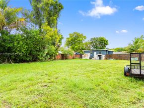 5734 Mckinley St, Hollywood FL 33021
