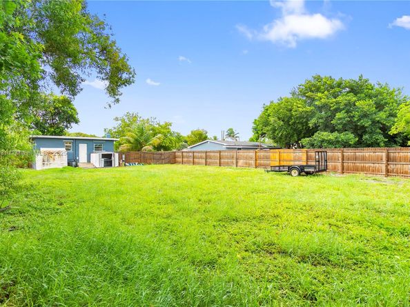 5734 Mckinley St, Hollywood FL 33021