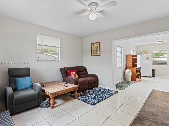 5734 Mckinley St, Hollywood FL 33021