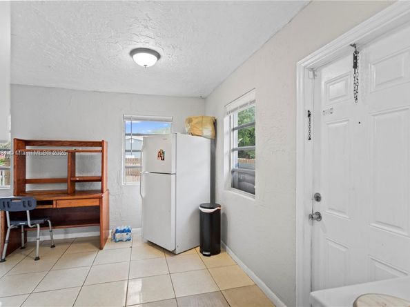 5734 Mckinley St, Hollywood FL 33021