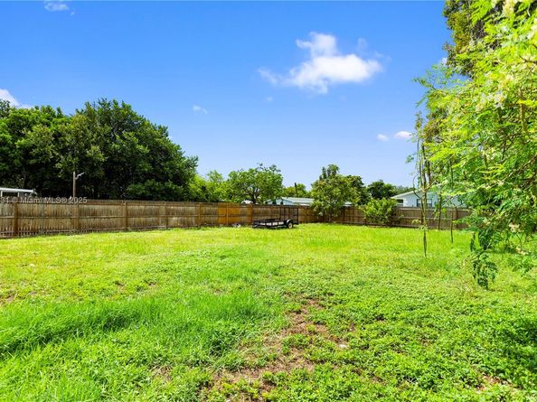 5734 Mckinley St, Hollywood FL 33021
