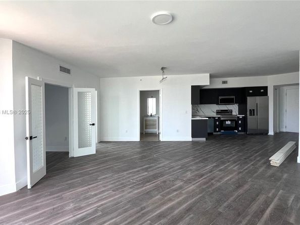 350 S Miami Ave 2401, Miami FL 33130