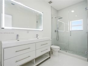 340 NE 125th St, North Miami FL 33161