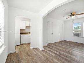 340 NE 125th St, North Miami FL 33161