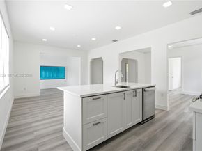 340 NE 125th St, North Miami FL 33161