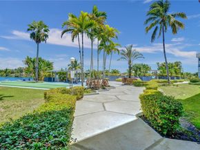 873 NE 195th St 309, North Miami Beach FL 33179