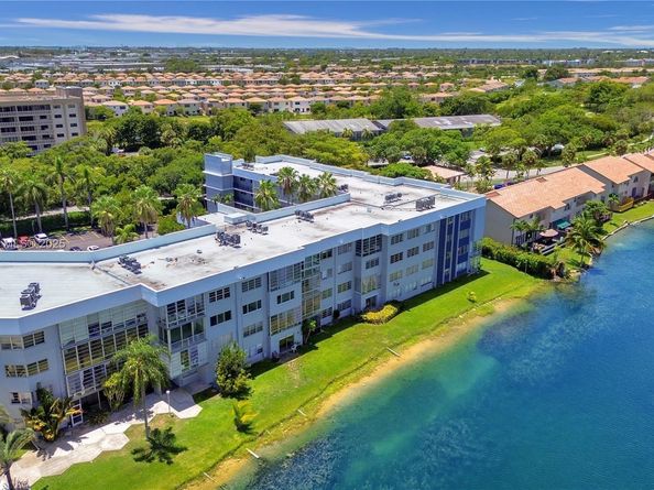 873 NE 195th St 309, North Miami Beach FL 33179