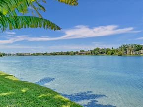 873 NE 195th St 309, North Miami Beach FL 33179