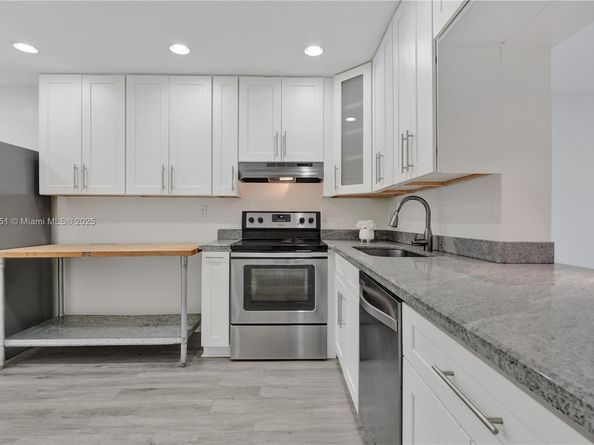 873 NE 195th St 309, North Miami Beach FL 33179