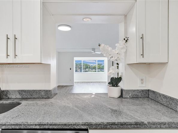 873 NE 195th St 309, North Miami Beach FL 33179