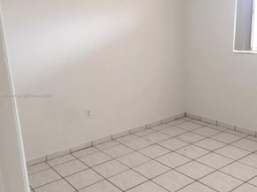 1855 W 60th St 423C, Hialeah FL 33012