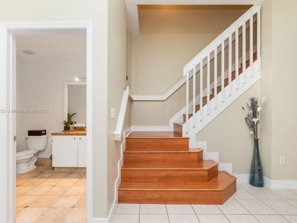 7557 NW 18th Dr, Pembroke Pines FL 33024