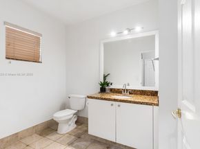 7557 NW 18th Dr, Pembroke Pines FL 33024