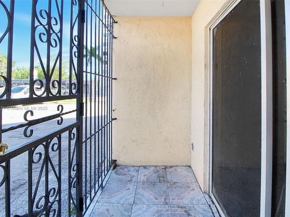 1051 SW 1st St 110, Miami FL 33130