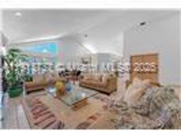 10220 SW 140th St, Miami FL 33176
