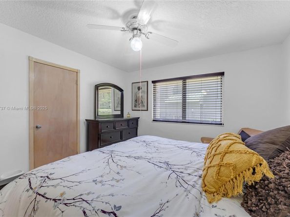 10220 SW 140th St, Miami FL 33176