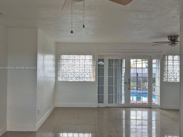 4320 SW 98th Ct, Miami FL 33165