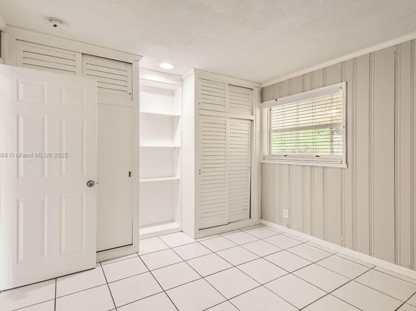 6221 NW 17th St, Sunrise FL 33313