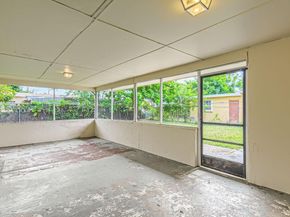 6221 NW 17th St, Sunrise FL 33313