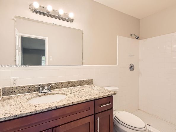 6221 NW 17th St, Sunrise FL 33313