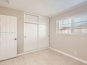 6221 NW 17th St, Sunrise FL 33313