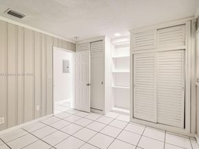 6221 NW 17th St, Sunrise FL 33313