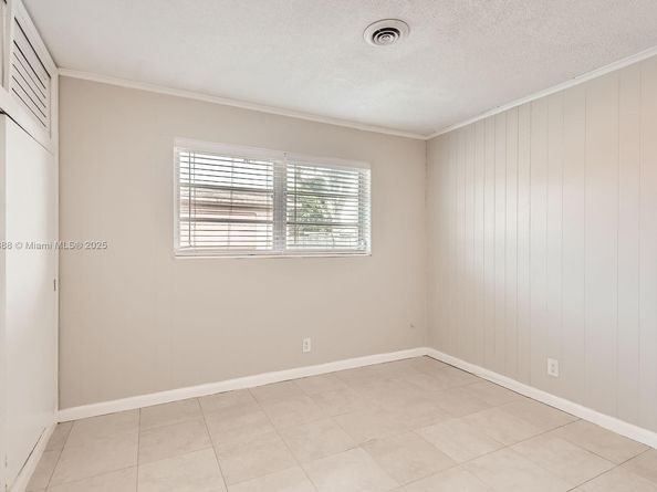 6221 NW 17th St, Sunrise FL 33313