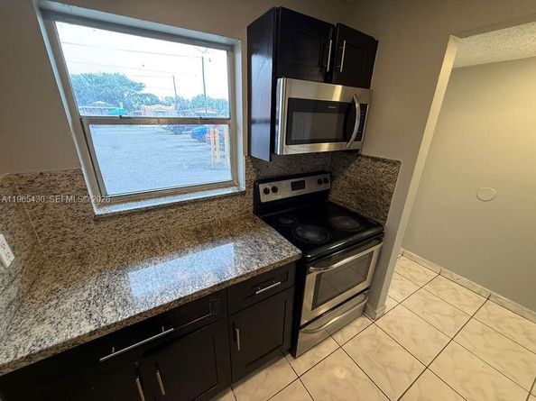 2721 NW 23rd Ct 4, Miami FL 33142