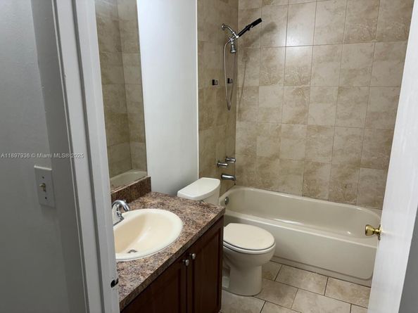 620 Cypress Club Way I13, Deerfield Beach FL 33064